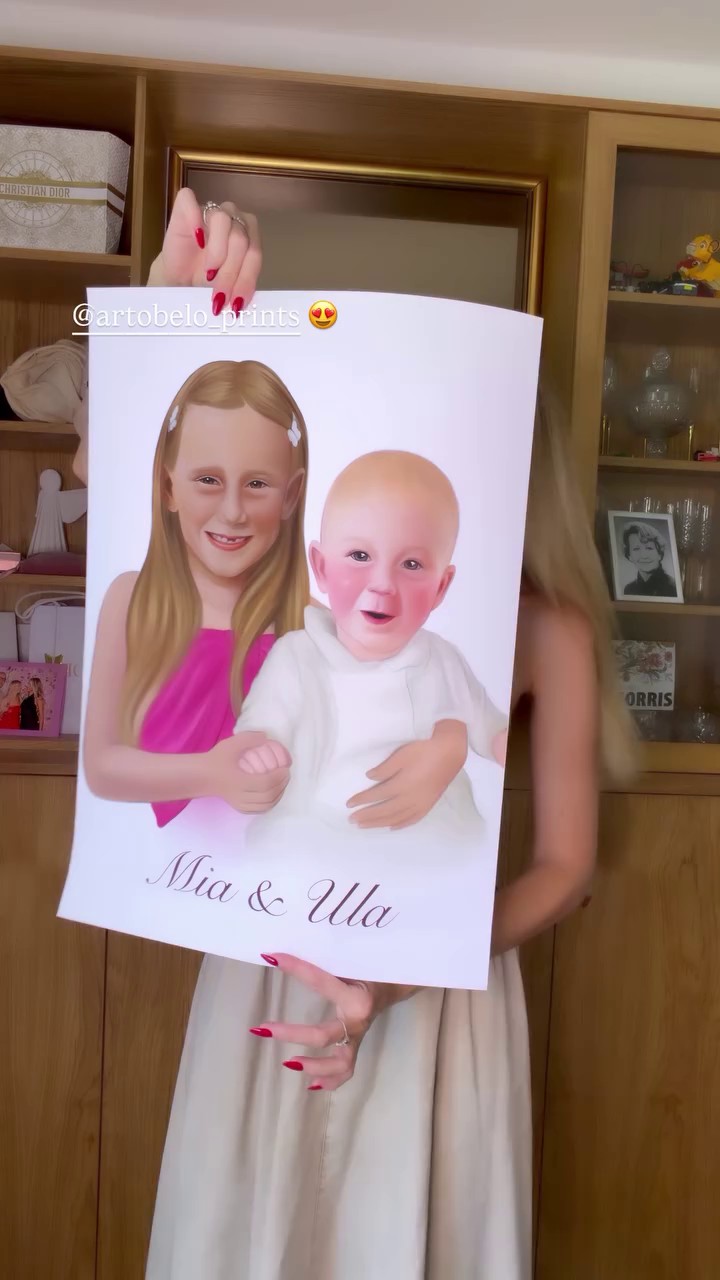 Prvi pogled na osebni print Mie in Ulle.